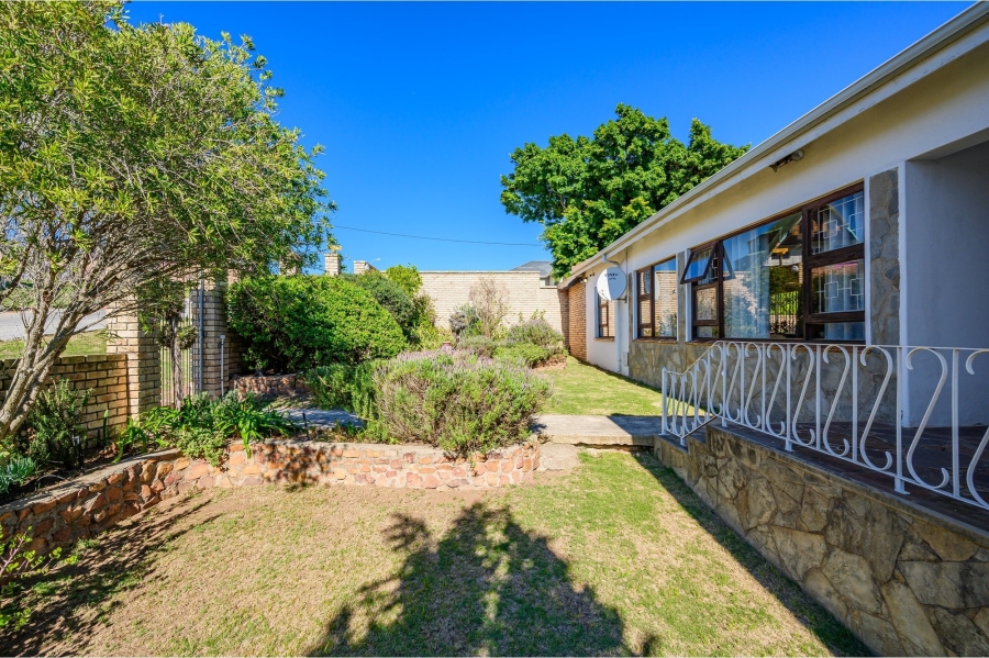 5 Bedroom Property for Sale in Newton Park Eastern Cape